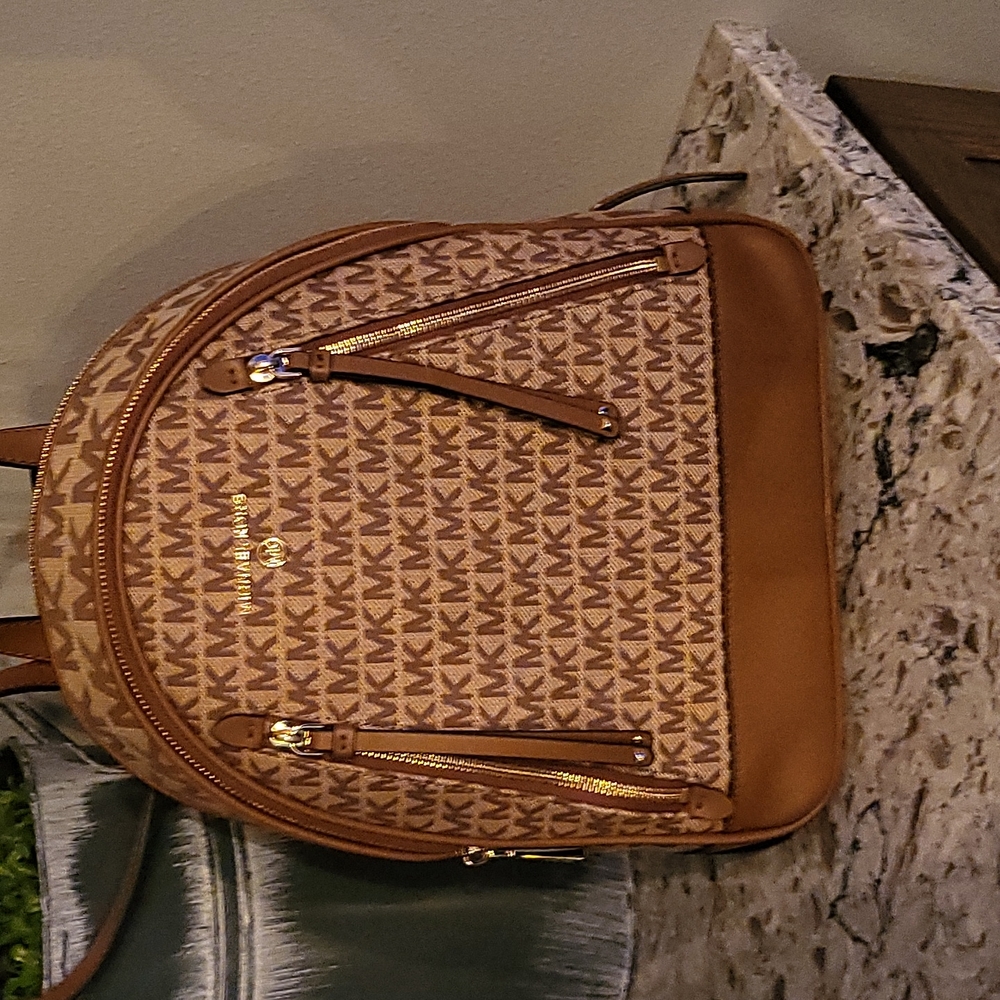 COPY - Michael Kors backpack